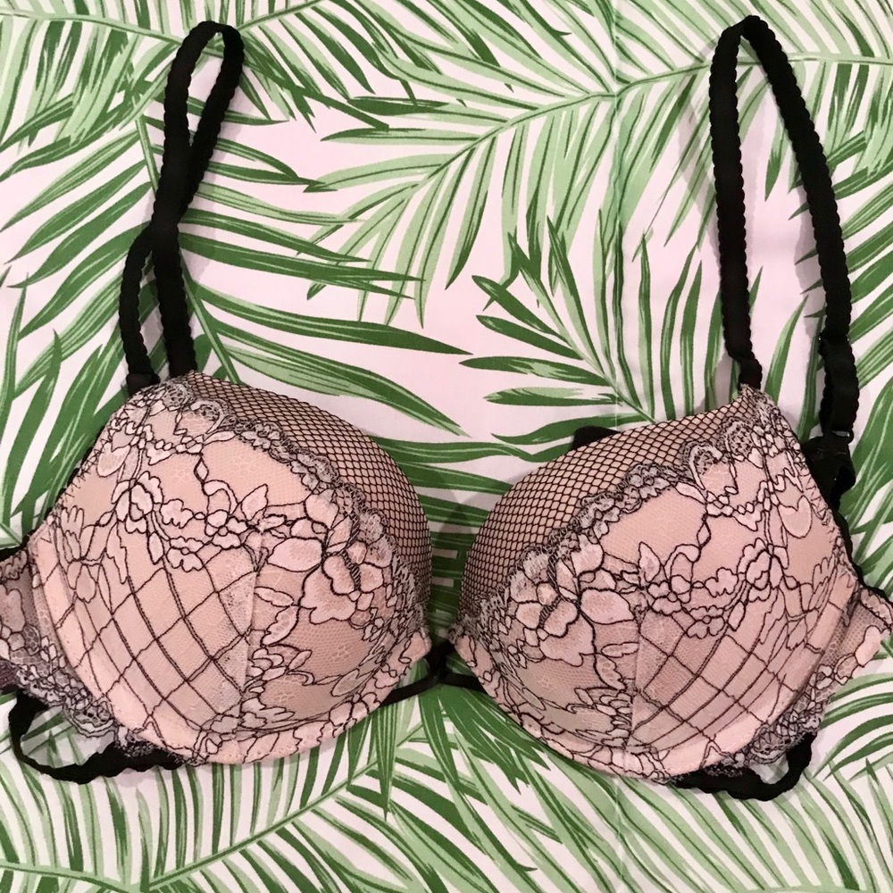 Victoria’s Secret Bombshell Plunge Lace Bra